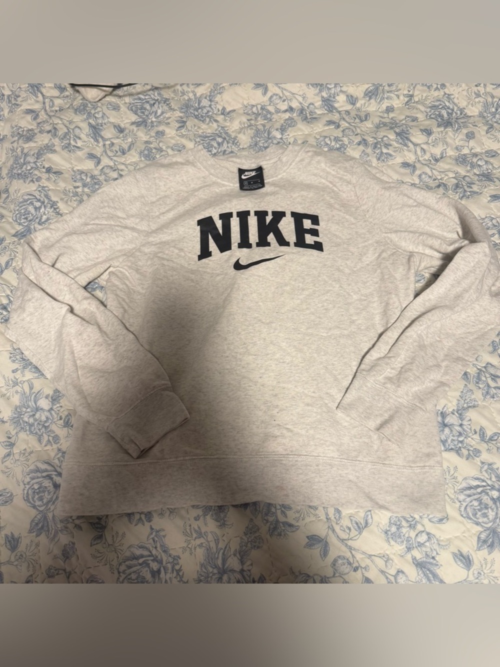 Nike Light Gray Crewneck Sweatshirt with Black Logo size medium